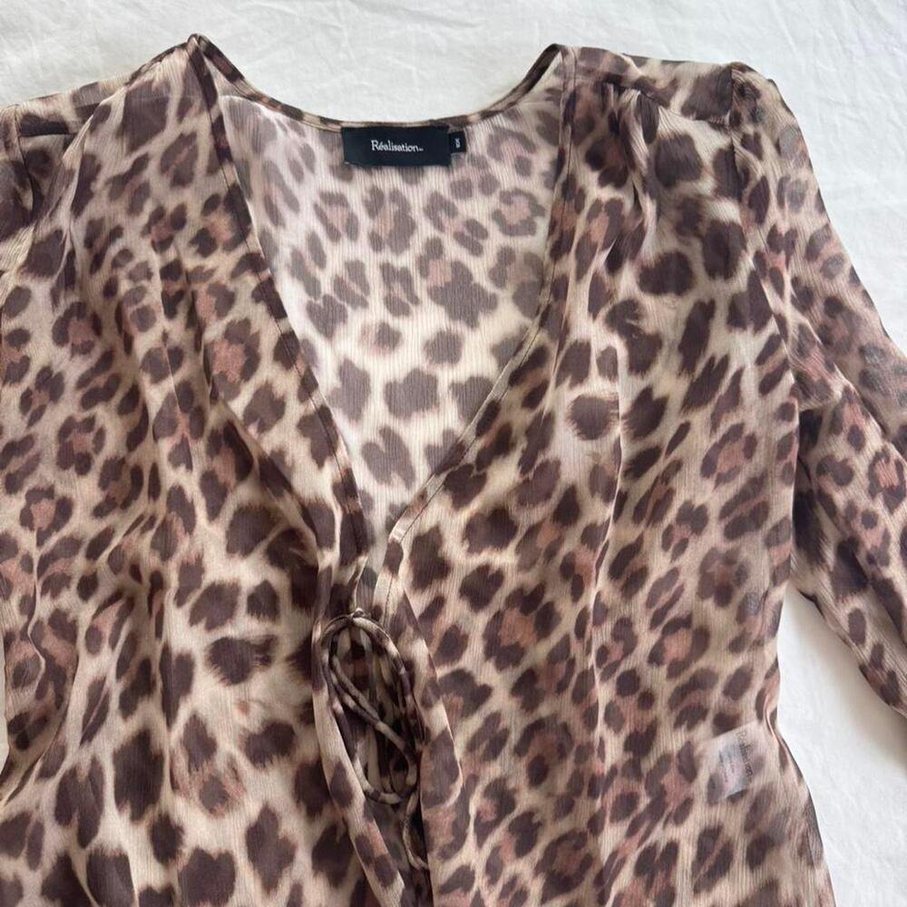 Reformation leopard print blouse with tie detail - Picture 2 of 4